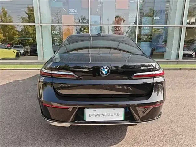 BMW i7 — Фото автомобиля 5