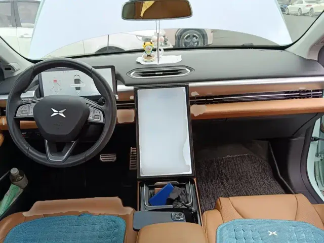 Xpeng P5 — Фото автомобиля 10
