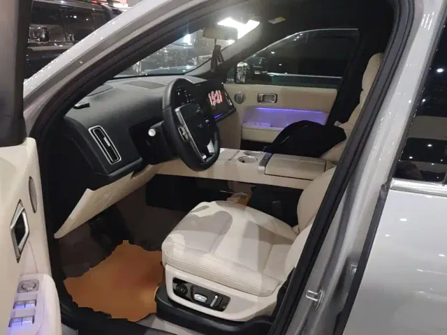 Li Auto L9 — Фото автомобиля 14