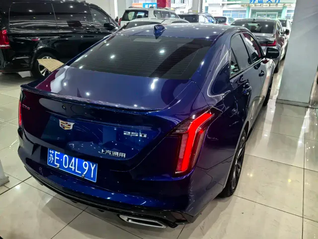 Cadillac CT4 — Фото автомобиля 10