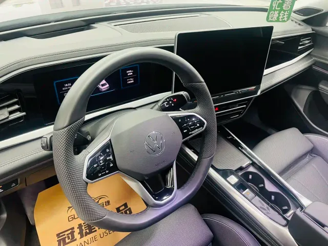 Volkswagen Passat — Фото автомобиля 7