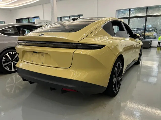 Nio ET5 — Фото автомобиля 2
