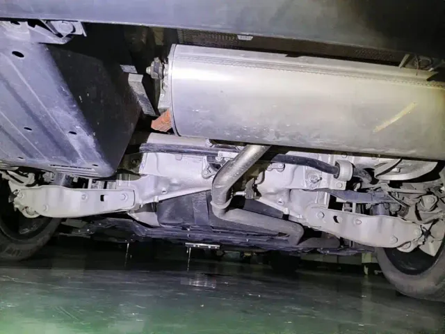 Li Auto L8 — Фото автомобиля 11