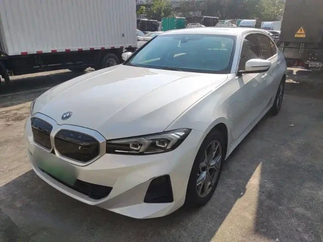 Фотография автомобиля — BMW i3