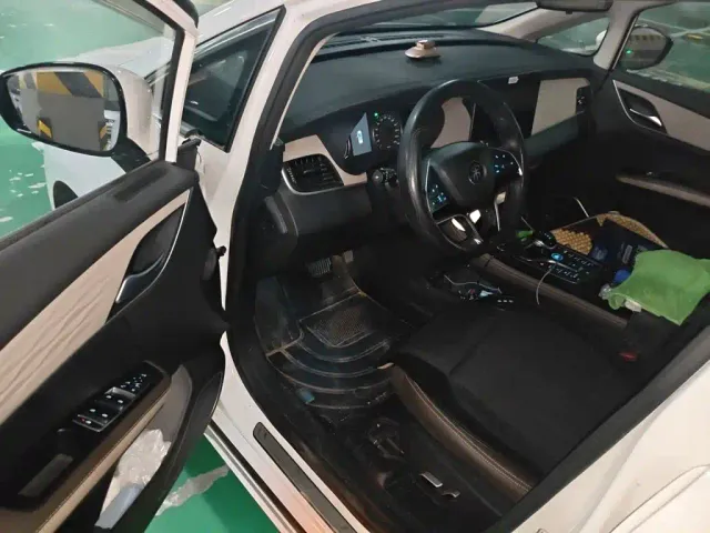 BYD Song MAX — Фото автомобиля 13