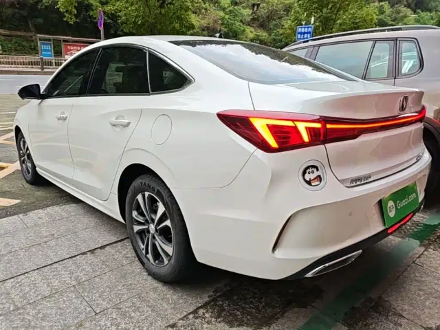 Changan Eado — Фото автомобиля 4