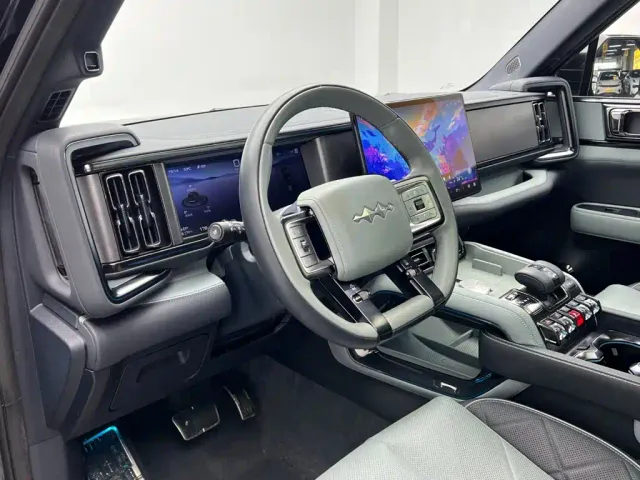 BYD FangChengBao Leopard 5 — Фото автомобиля 14