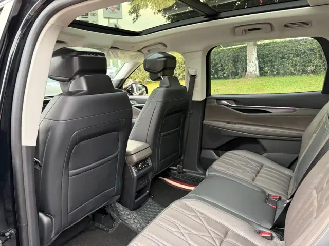 Ford Edge — Фото автомобиля 11