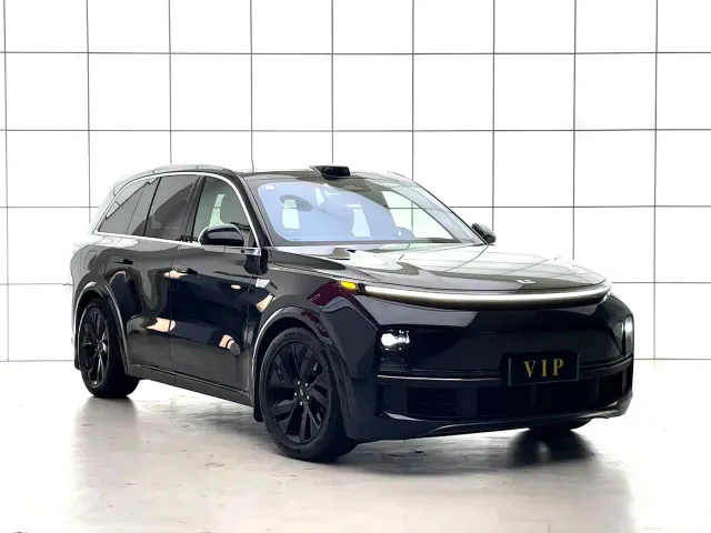 Li Auto L8 — Фото автомобиля 2