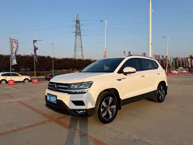 Фотография автомобиля — Volkswagen Tharu