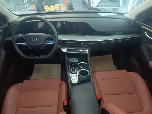 Changan Eado — Фото автомобиля 9
