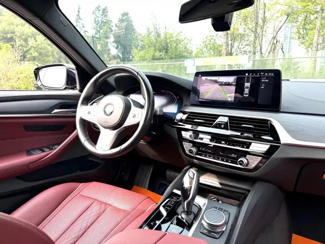 BMW 5 Series — Фото автомобиля 6