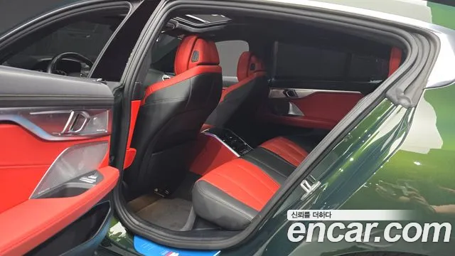 BMW 8 Series G15 — Фото автомобиля 17