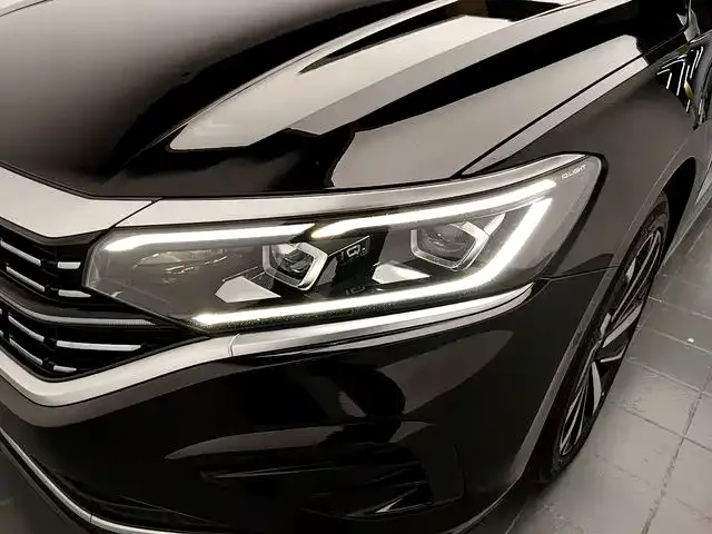 Volkswagen Passat — Фото автомобиля 18