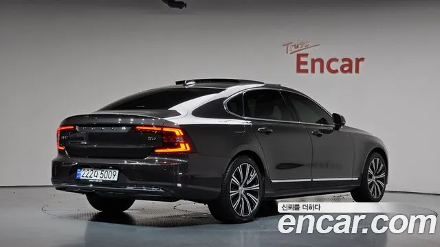 Фотография автомобиля — Volvo S90