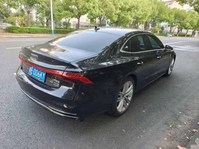 Audi A7L — Фото автомобиля 12