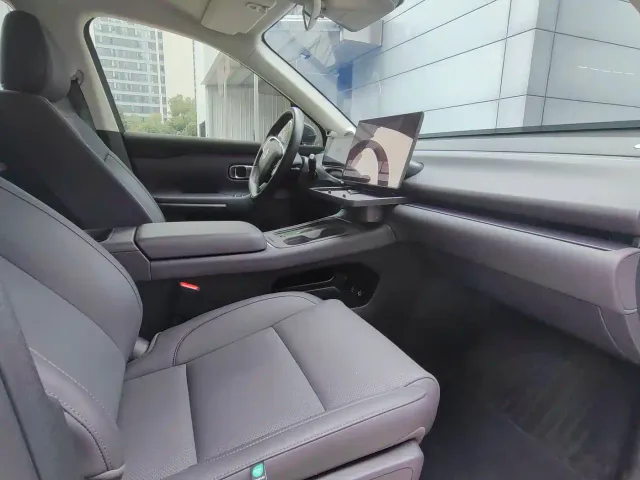 Leapmotor C10 — Фото автомобиля 12