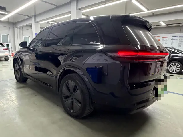 Li Auto L8 — Фото автомобиля 4