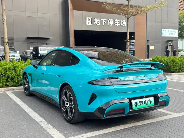 Xiaomi SU7 — Фото автомобиля 8