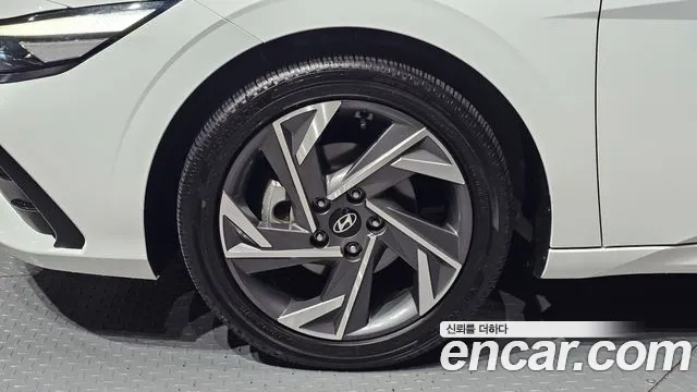 Hyundai Avante CN7 — Фото автомобиля 5