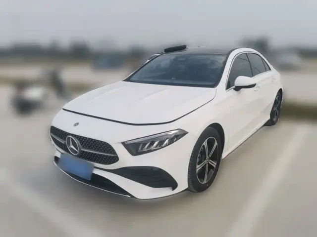 Фотография автомобиля — Mercedes-Benz A-Class