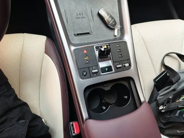 BYD Seal 07 DM-i — Фото автомобиля 13