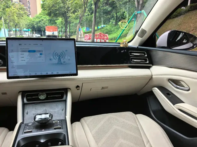 BYD Qin L — Фото автомобиля 9