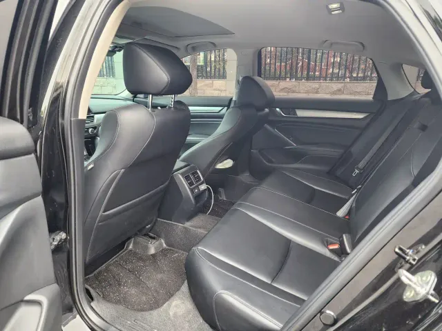 Honda Accord — Фото автомобиля 8