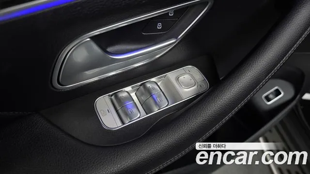 Mercedes-Benz GLE-Class — Фото автомобиля 30