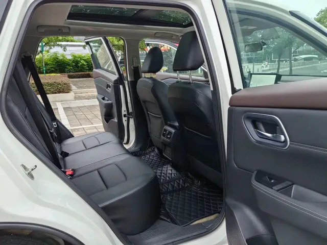 Nissan X-Trail — Фото автомобиля 16