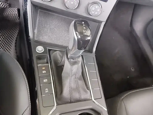 Volkswagen Passat — Фото автомобиля 13
