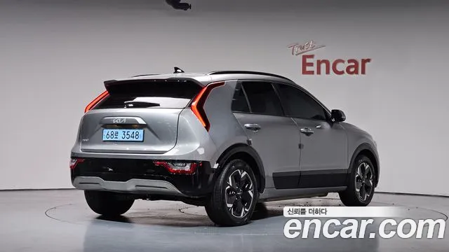 Kia Niro — Фото автомобиля 2