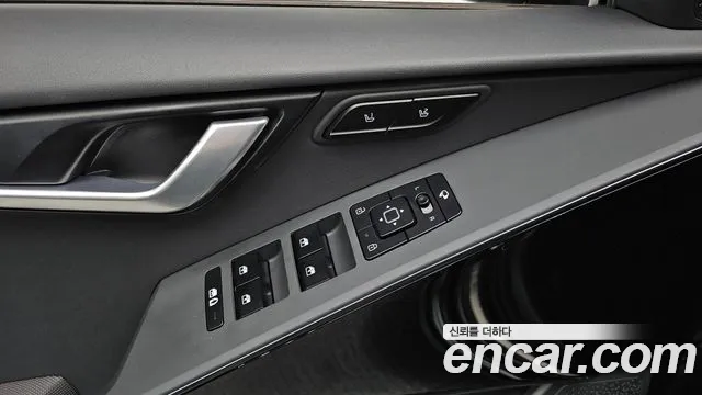 Kia Niro — Фото автомобиля 19