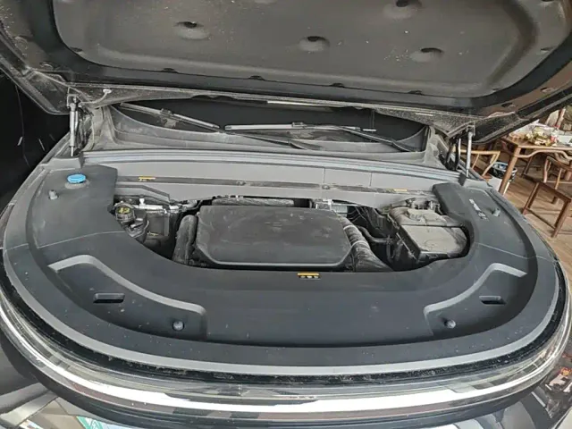 Li Auto L7 — Фото автомобиля 19