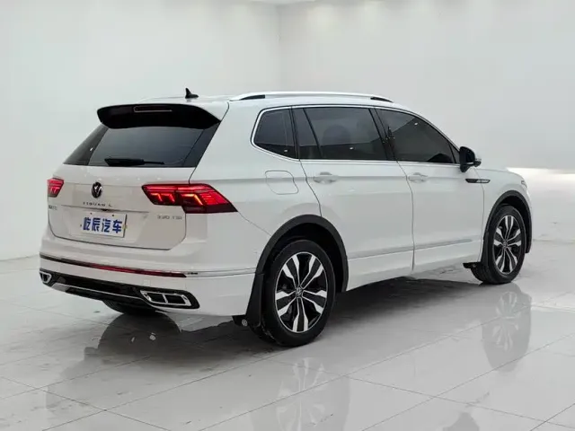 Volkswagen Tiguan L — Фото автомобиля 4