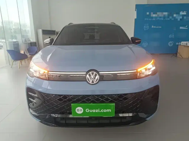 Volkswagen Tiguan L — Фото автомобиля 2