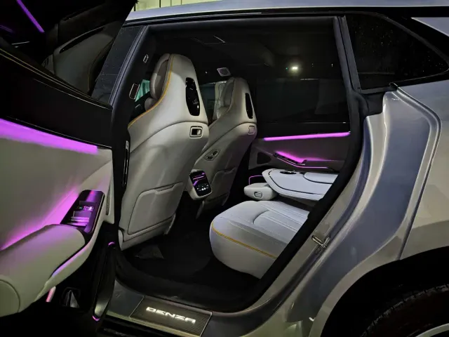 Denza Z9GT — Фото автомобиля 10