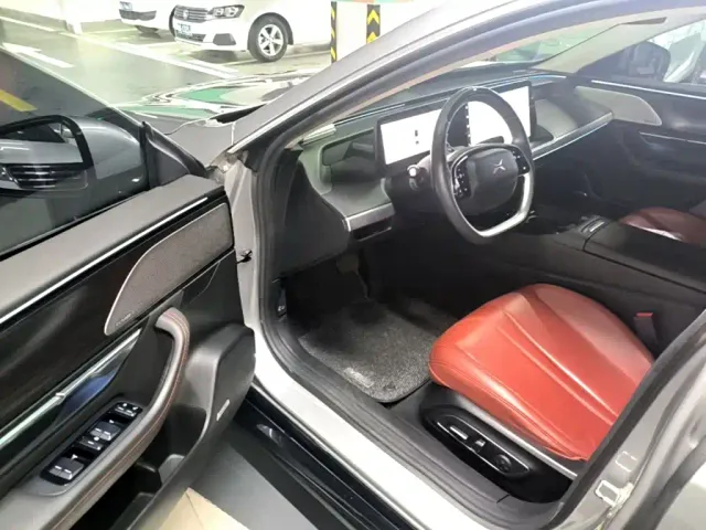 Xpeng P7 — Фото автомобиля 12