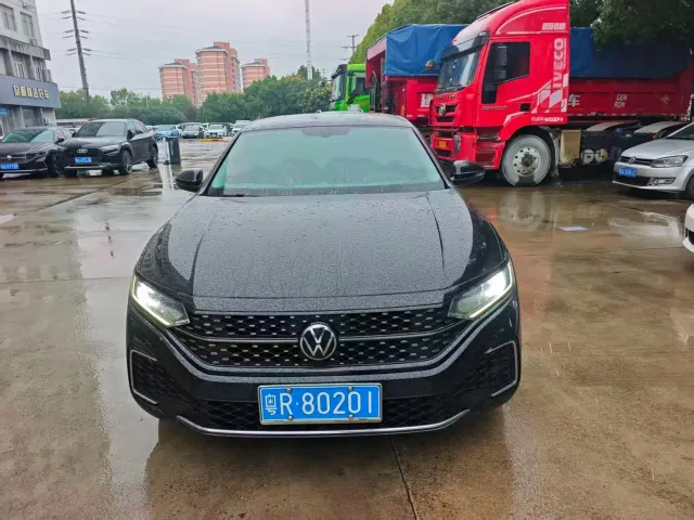 Volkswagen Passat — Фото автомобиля 7