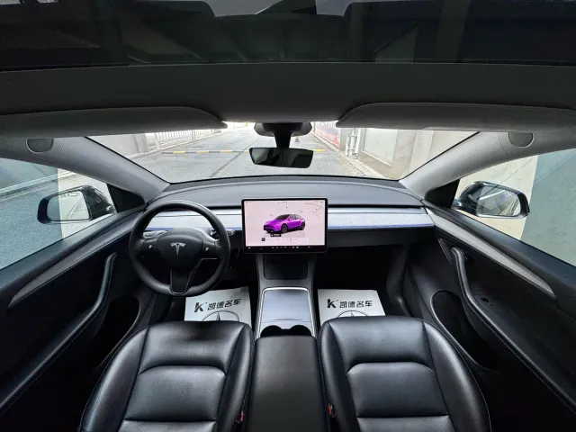 Tesla Model Y — Фото автомобиля 5