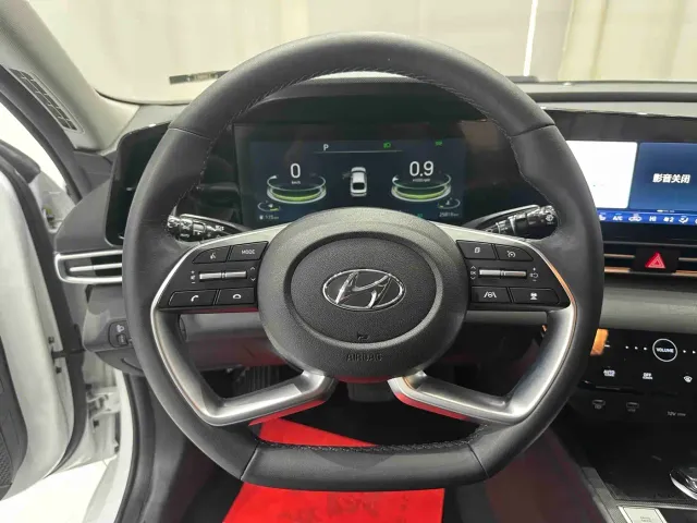 Hyundai Elantra — Фото автомобиля 10