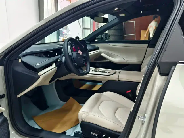 Xiaomi SU7 — Фото автомобиля 6