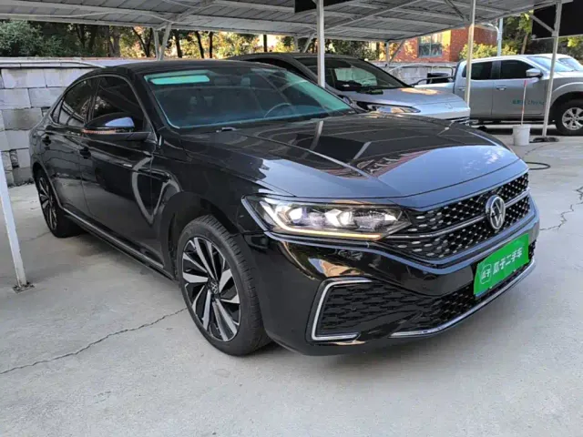 Volkswagen Passat — Фото автомобиля 3