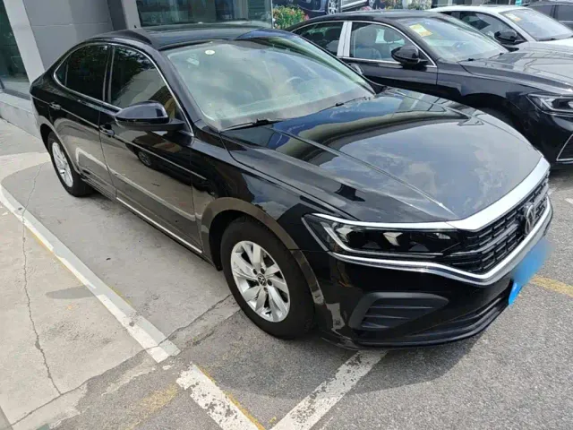 Volkswagen Passat — Фото автомобиля 3