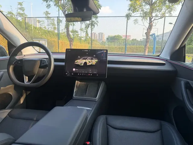 Tesla Model Y — Фото автомобиля 6