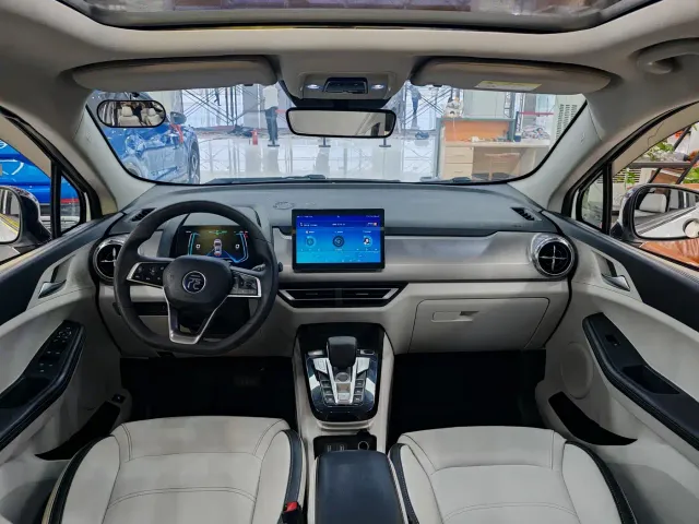 BYD Yuan Pro — Фото автомобиля 4