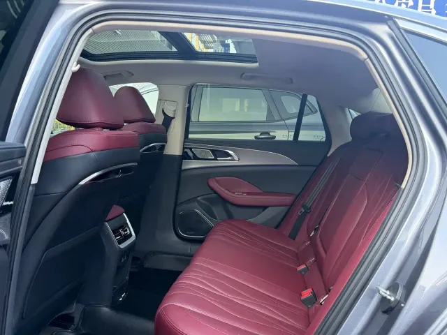 Hongqi H5 — Фото автомобиля 7
