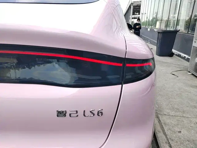 IM Motors LS6 — Фото автомобиля 7