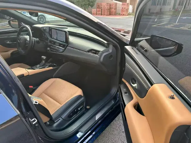 Lexus ES — Фото автомобиля 6