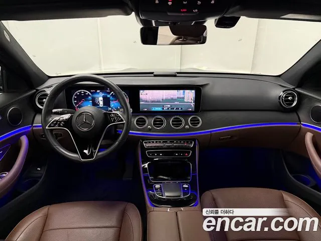 Mercedes-Benz E-Class — Фото автомобиля 4